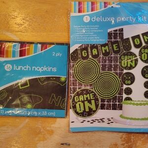 DELUXE 8-Piece Game On Video Gamer Gaming PARTY Decorating KIT With Napkins